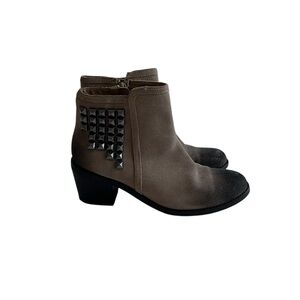 Matisse Womens Suede Ankle Boots Sz 6M Tan Zip Studded Booties Boho